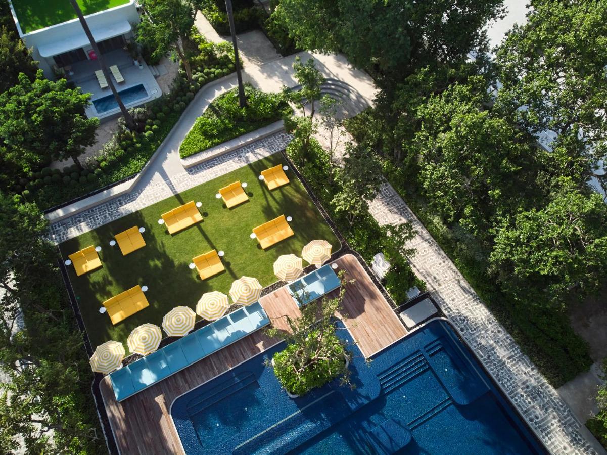 Hotel The Standard, HHQ Exterior foto The rooftop pool at the hotel