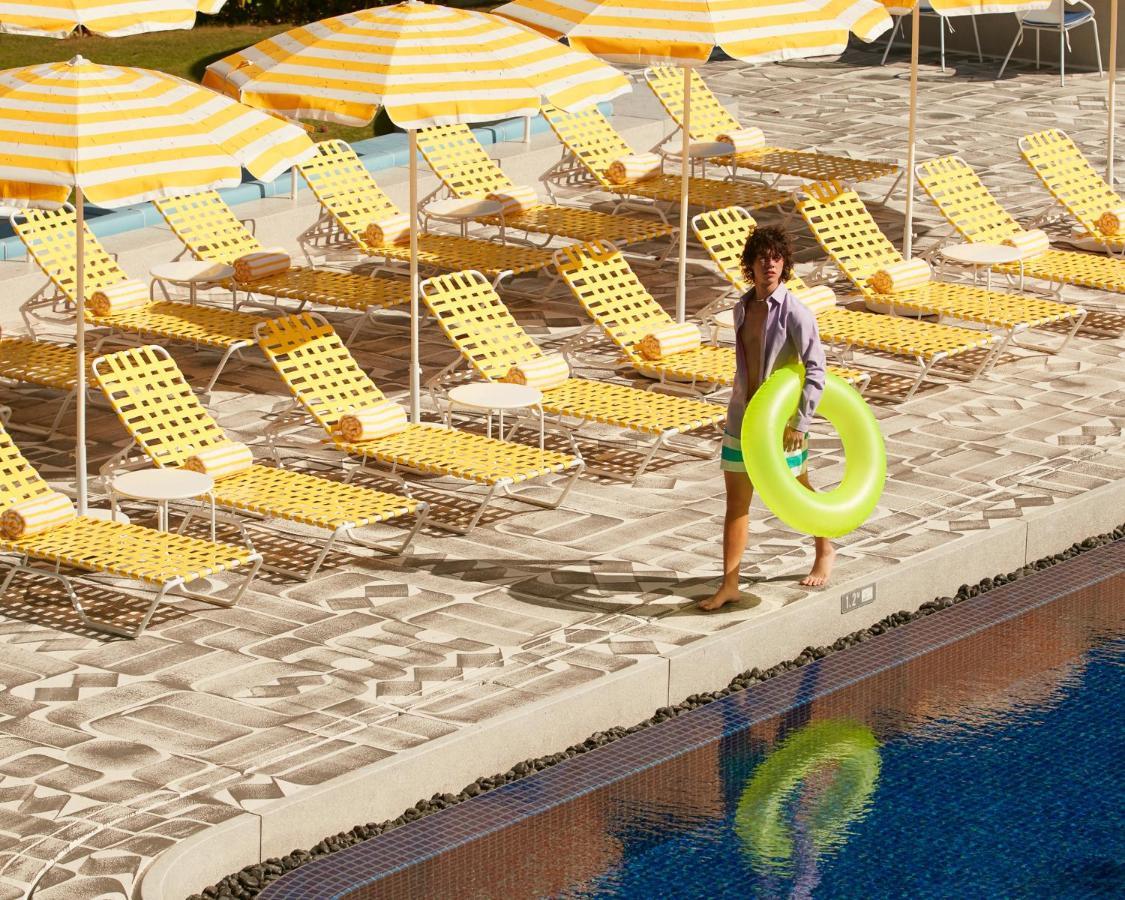 Hotel The Standard, HHQ Exterior foto The pool at the Standard, East Village